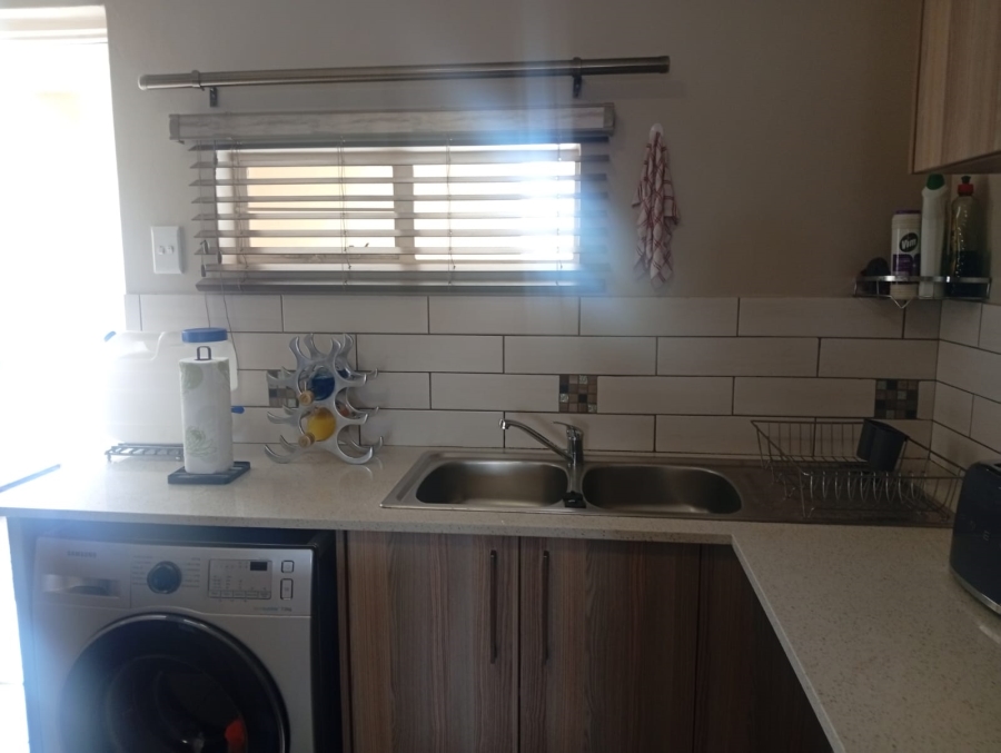 2 Bedroom Property for Sale in Waterval East North West